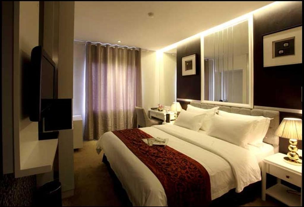 Gino Feruci Braga By Kagum Hotels Bandung Bilik gambar